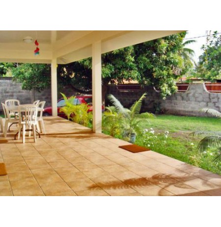 TAHITI - COTE OUEST - PAPARA: maison 2ch
