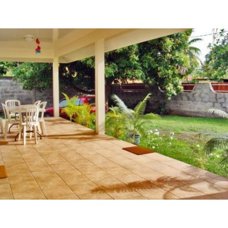 TAHITI - COTE OUEST - PAPARA: maison 2ch