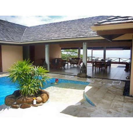 MOOREA Teavaro: Belle maison de classe lotissement Bel Air
