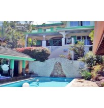 PUNAAUIA Villa d'architecte sur 3 niveaux VTGE630
